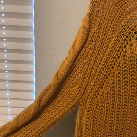 Gold colored long knitted cardigan - Picture 5 of 5